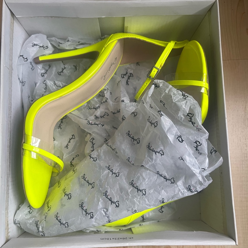 Neon Heels - Picture 2 of 9